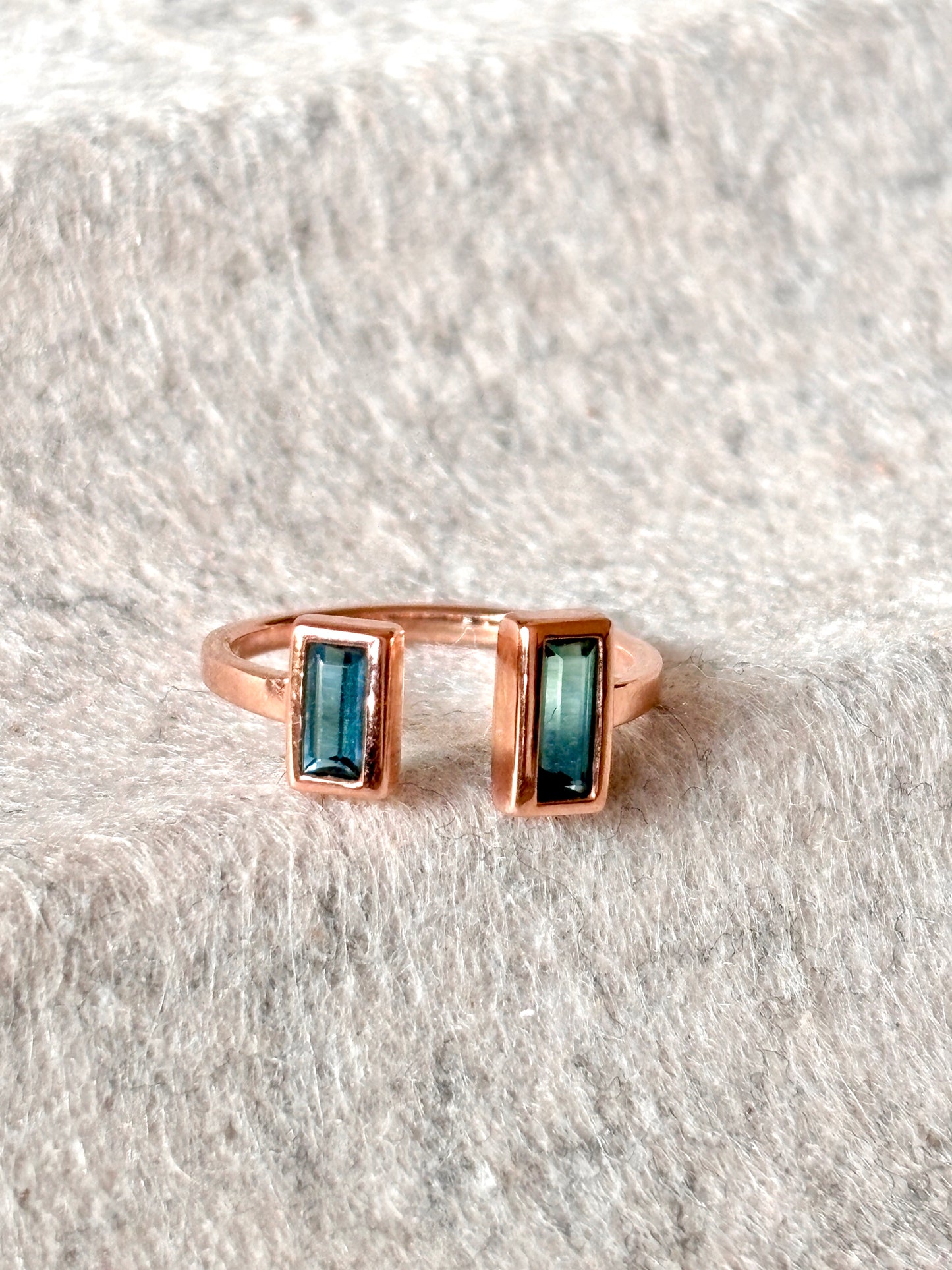 Anillo Paralelo Turmalinas
