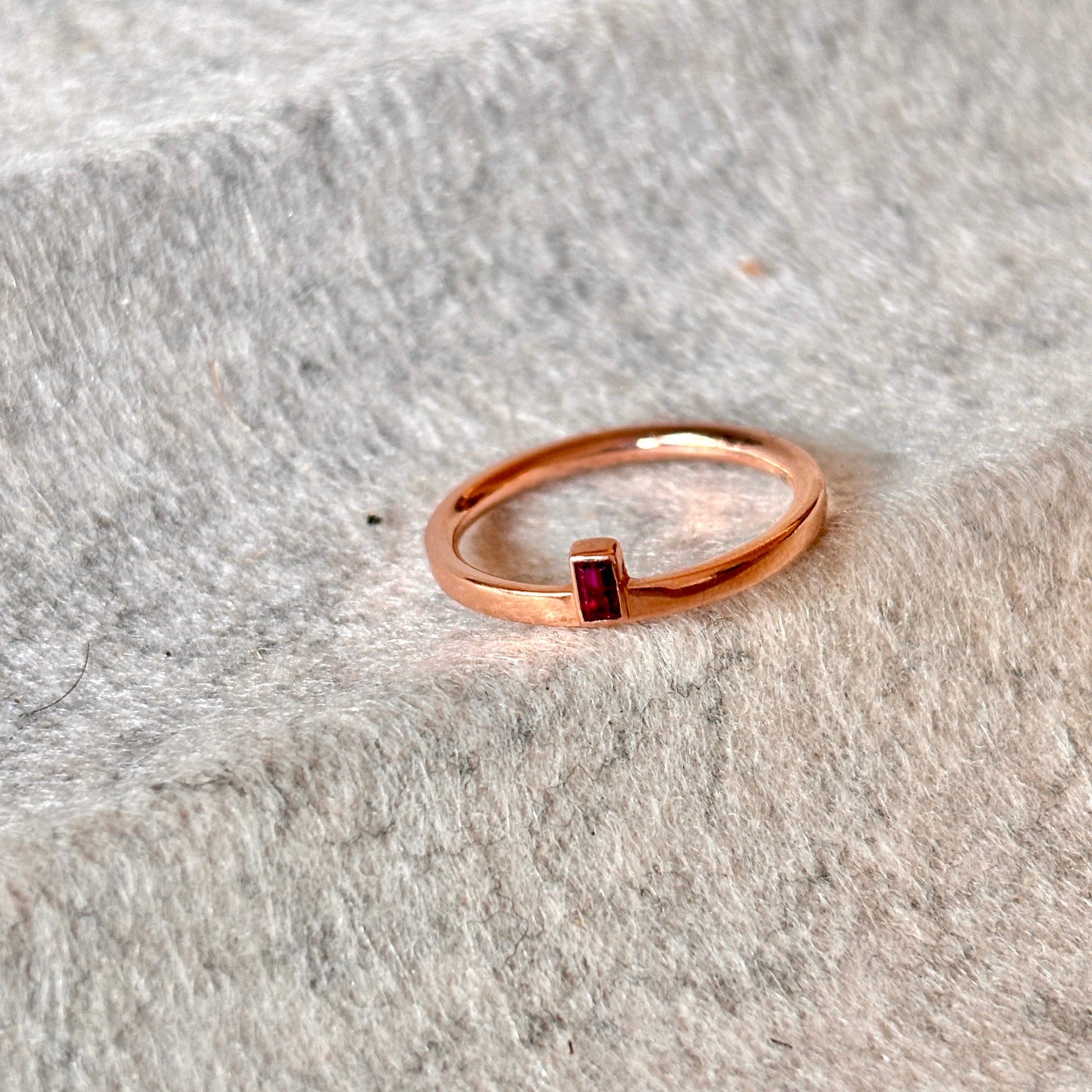 Anillo Rubí Baguette