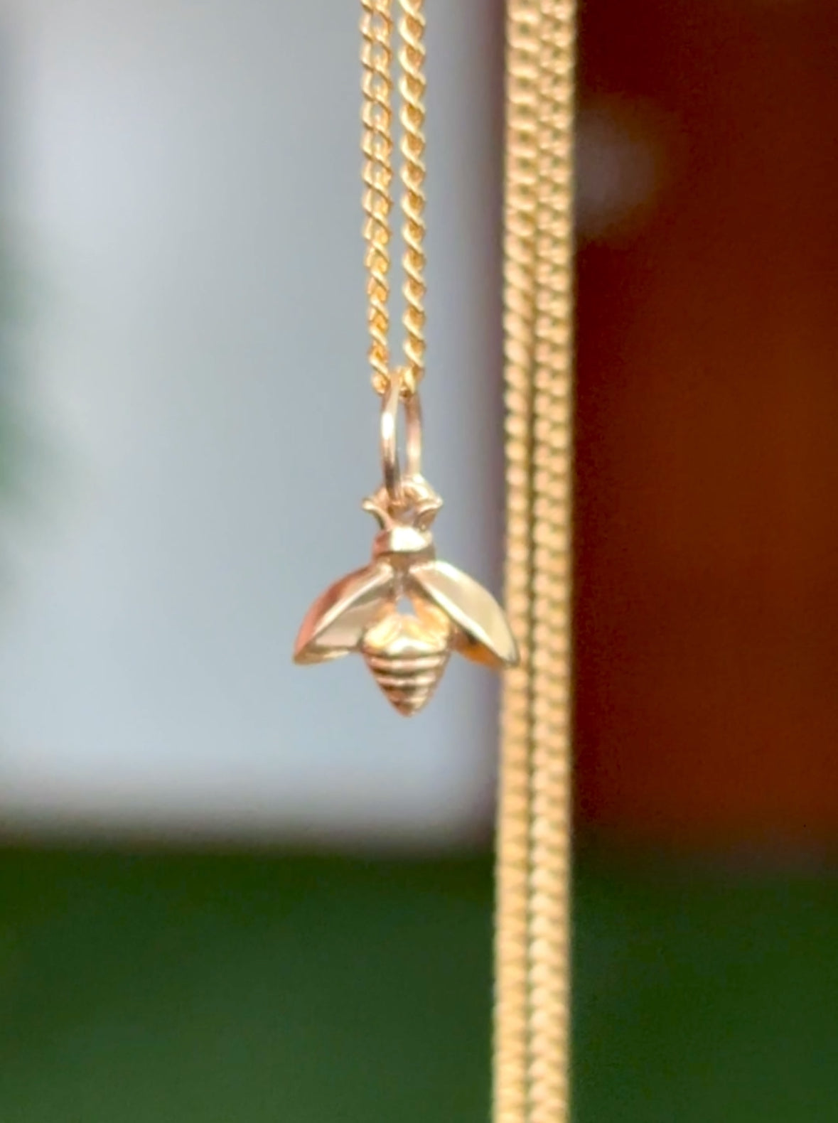Foto abejita de oro 14K
