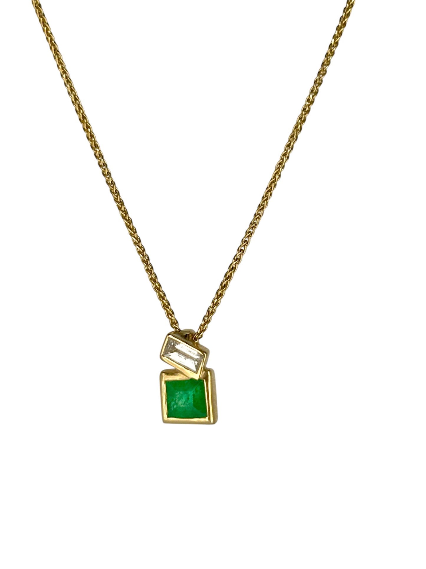 Collar Esmeralda y Diamante