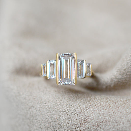 Anillo art deco ceci oro amarillo 18K, Diamantes baguette, joyería personalizada hecho en méxico. 