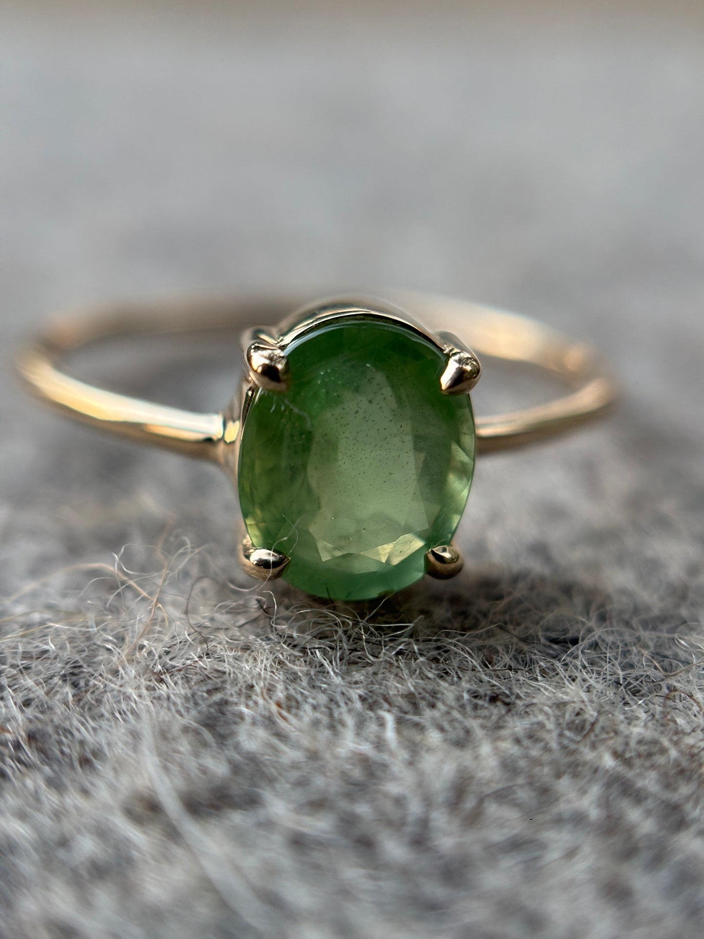 Berilio Verde Montado en Oro Amarillo de 14K
