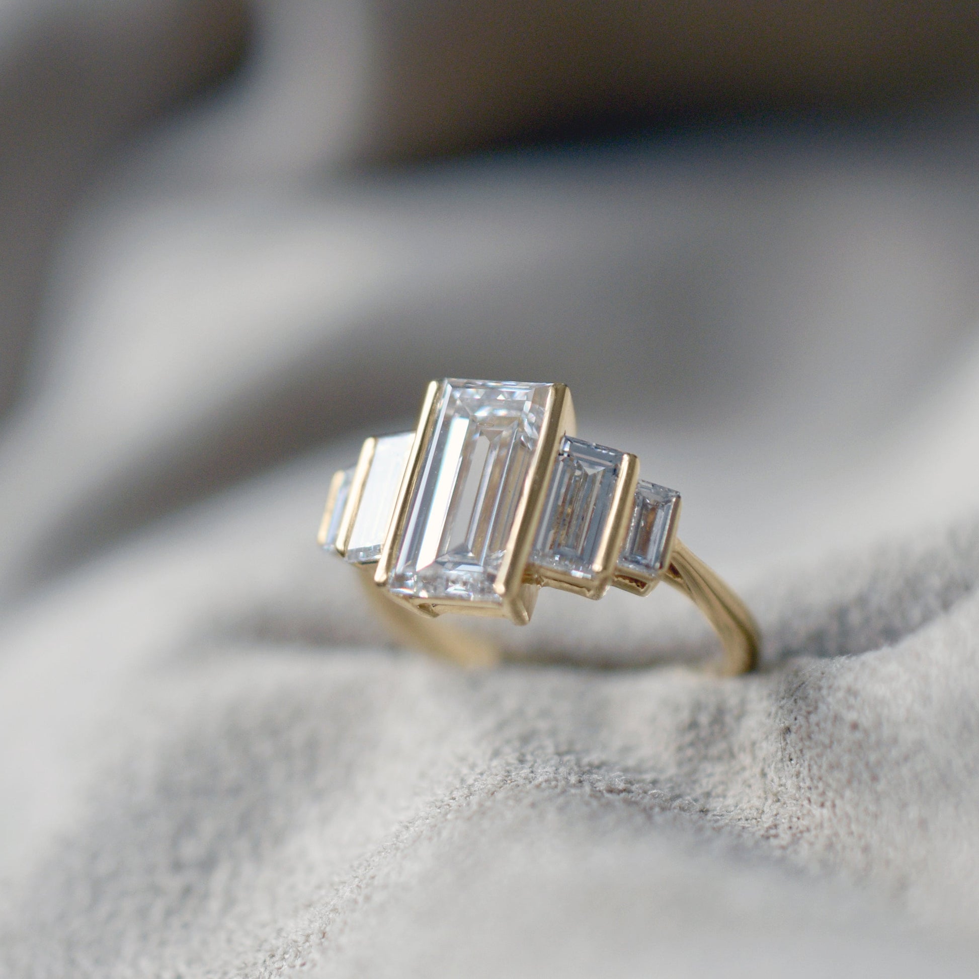 Anillo art deco ceci oro amarillo 18K, joyería personalizada hecho en méxico. 