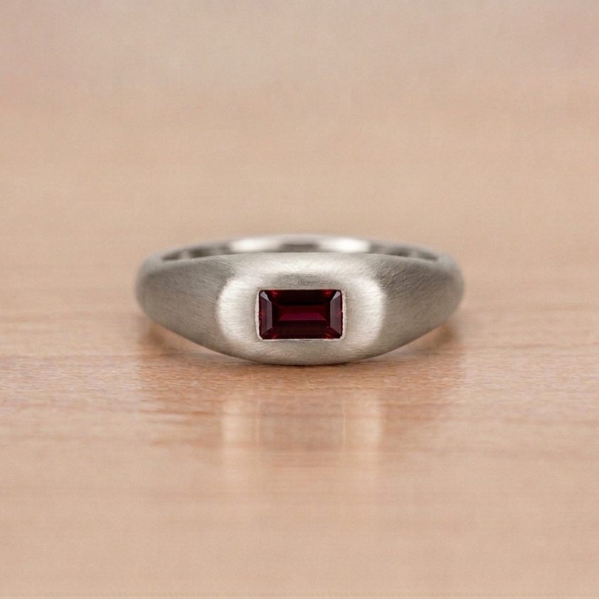 Anillo Chunky Baguette | Oro 14K con Gema Preciosa | Nécora