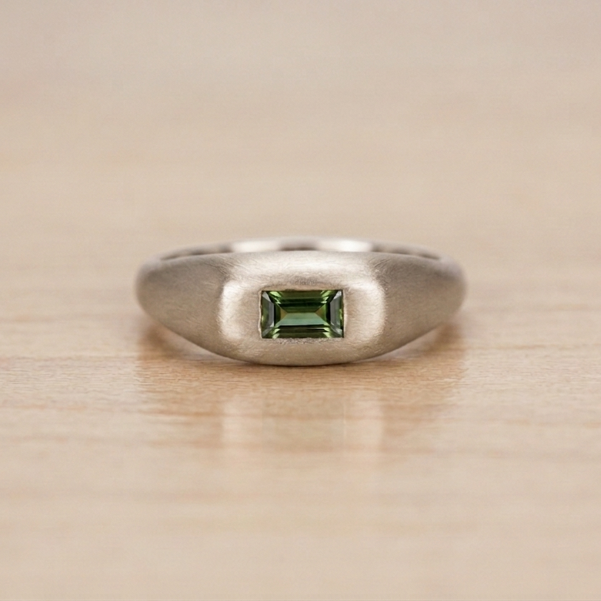 Anillo Chunky Baguette | Oro 14K con Gema Preciosa | Nécora