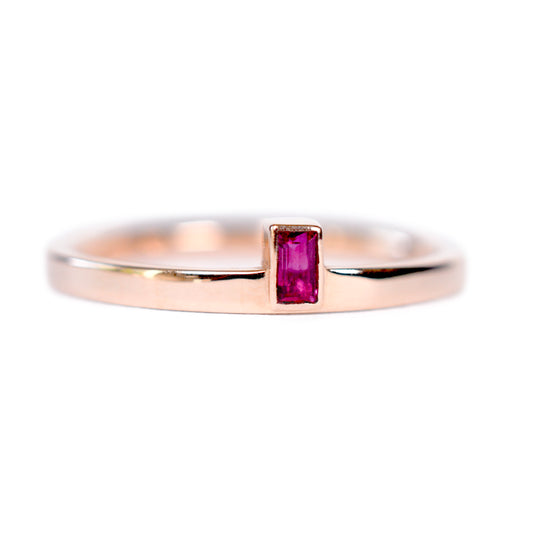 Anillo Rubí baguette de Oro Rosa 14K