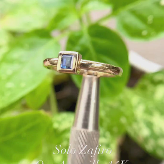 Anillo Solo Zafiro  en Oro Amarillo 14K.